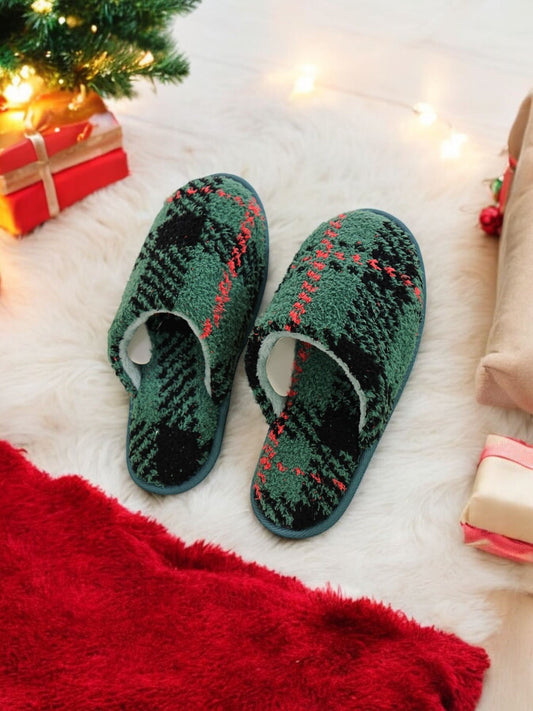 THE DAILY HOME | The Kevin Slippers